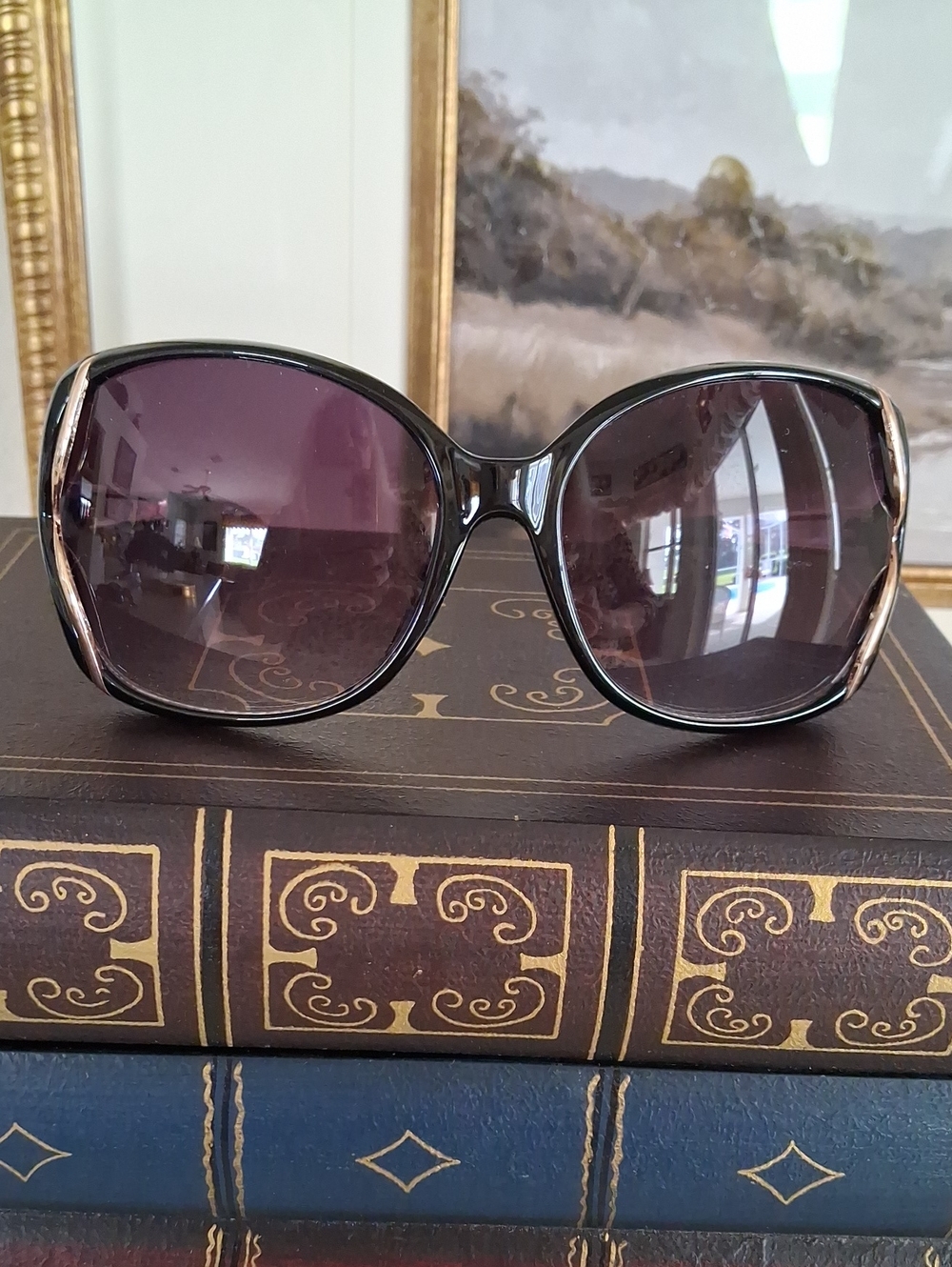 Jessica Simpson Black Frame Sunglasses with Purple Lenses